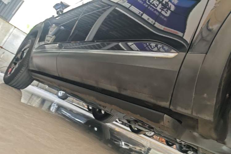 Used Volkswagen Teramont 2021 530 V6 Four-Wheel Drive Prestige Luxury Edition Right Side Sill