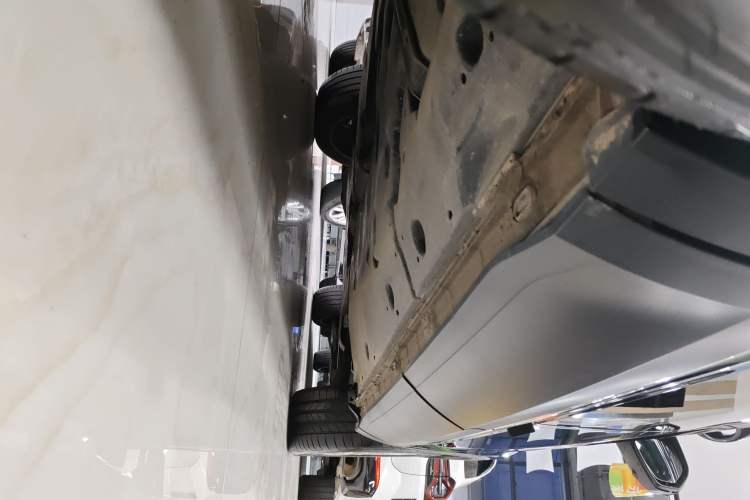 Used Volkswagen Teramont 2021 530 V6 All-Wheel Drive Prestige Flagship Edition Right Side Sill