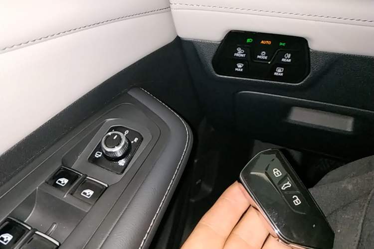 Used Volkswagen Teramont 2021 330TSI Two-Wheel-Drive Prestige Luxury Edition Vehicle Key