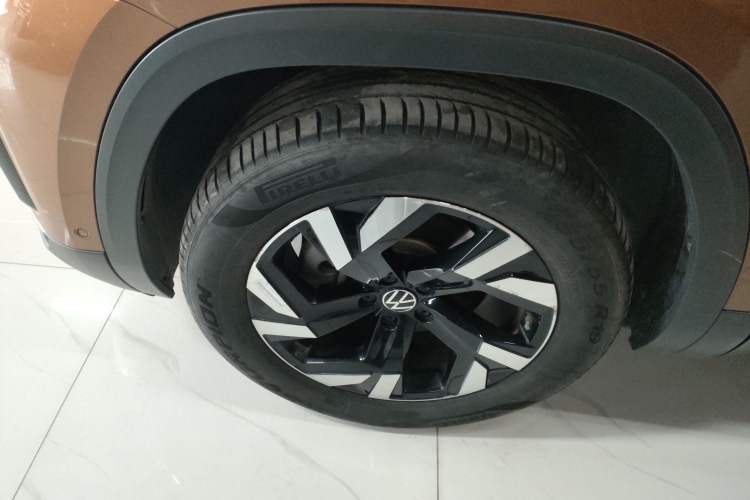 Used Volkswagen Teramont 2021 380TSI Four-Wheel Drive Prestige Luxury Edition Left Front Wheel Hub