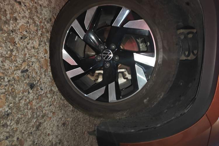 Used Volkswagen Teramont 2021 380TSI Four-Wheel Drive Prestige Luxury Edition Right Front Wheel Hub