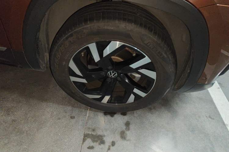 Used Volkswagen Teramont 2021 380TSI Four-Wheel Drive Prestige Luxury Edition Right Front Wheel Hub