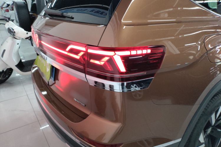 Used Volkswagen Teramont 2021 380TSI Four-Wheel Drive Prestige Luxury Edition Right Rear Taillight