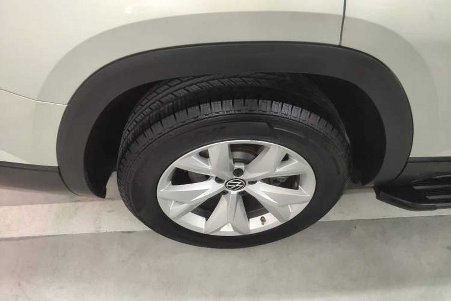 Used Volkswagen Teramont 2021 380TSI Four-Wheel Drive Luxury Edition Right Rear Wheel Hub