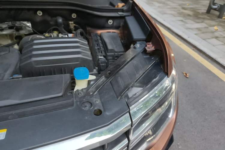 Used Volkswagen Teramont 2021 380TSI Four-Wheel Drive Prestige Luxury Edition Engine Bay Left