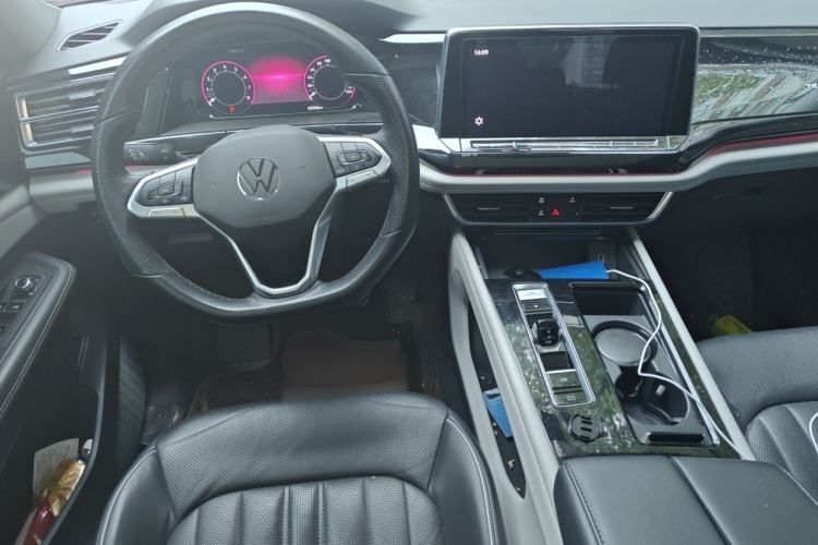 Used Volkswagen Teramont 2021 330TSI Two-Wheel-Drive Prestige Luxury Edition Center Console