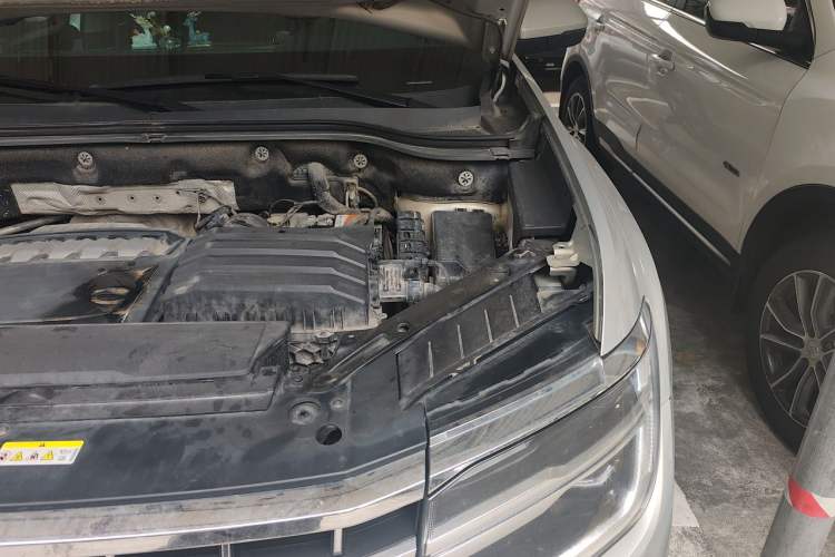 Used Volkswagen Teramont 2021 530 V6 Four-Wheel Drive Prestige Luxury Edition Engine Bay Left