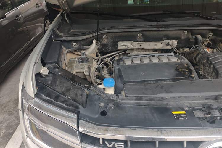 Used Volkswagen Teramont 2021 530 V6 Four-Wheel Drive Prestige Luxury Edition Engine Bay Right