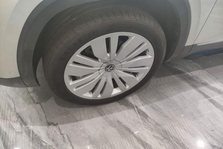 Used Volkswagen Teramont 2021 380TSI Four-Wheel Drive Prestige Flagship Edition Left Front Wheel Hub