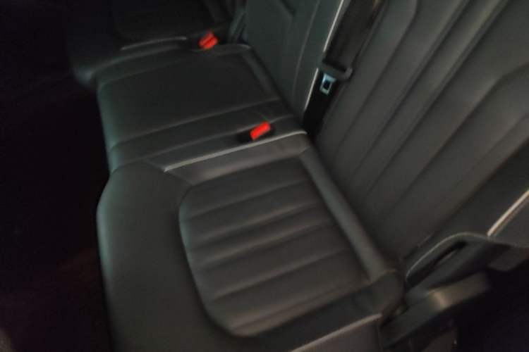 Used Volkswagen Teramont 2021 380TSI Four-Wheel Drive Prestige Luxury Edition Left Rear Seat