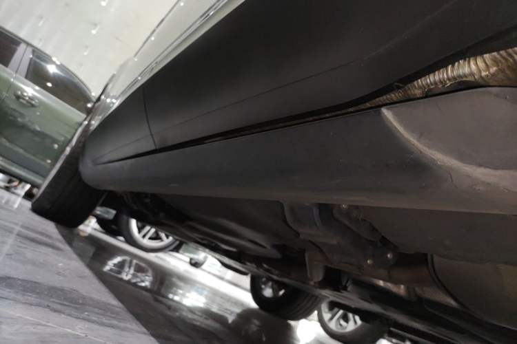 Used Volkswagen Teramont 2021 380TSI Four-Wheel Drive Prestige Flagship Edition Left Side Sill