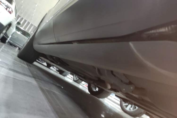Used Volkswagen Teramont 2021 380TSI Four-Wheel Drive Prestige Flagship Edition Left Side Sill