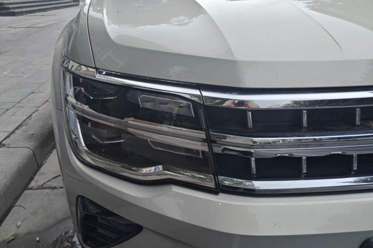 Used Volkswagen Teramont 2021 330TSI Two-Wheel-Drive Prestige Luxury Edition Right Front Headlight