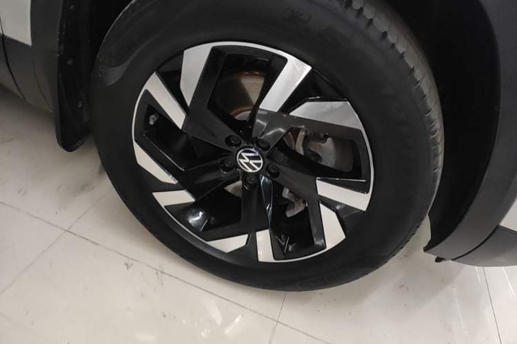 Used Volkswagen Teramont 2021 380TSI Four-Wheel Drive Prestige Luxury Edition Right Front Wheel Hub