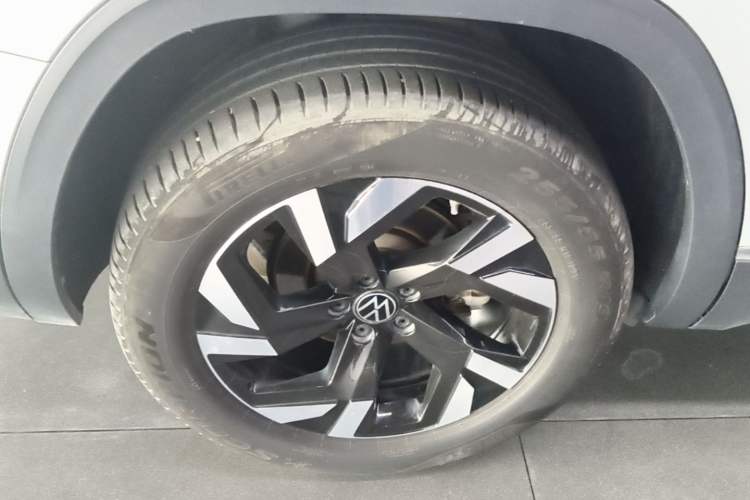 Used Volkswagen Teramont 2021 380TSI Four-Wheel Drive Prestige Luxury Edition Right Rear Wheel Hub