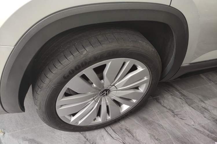 Used Volkswagen Teramont 2021 380TSI Four-Wheel Drive Prestige Flagship Edition Right Rear Wheel Hub