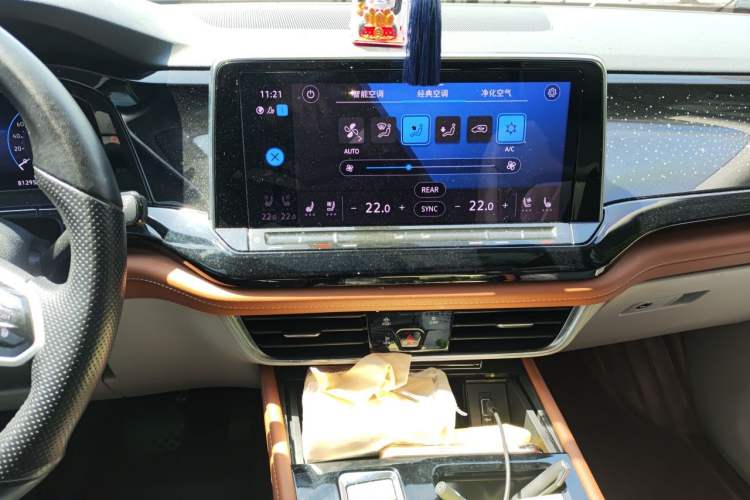 Used Volkswagen Teramont 2021 530 V6 All-Wheel Drive Prestige Flagship Edition Audio And AC Panel