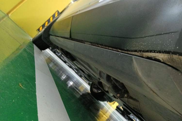Used Volkswagen Teramont 2021 530 V6 All-Wheel Drive Prestige Flagship Edition Left Side Sill