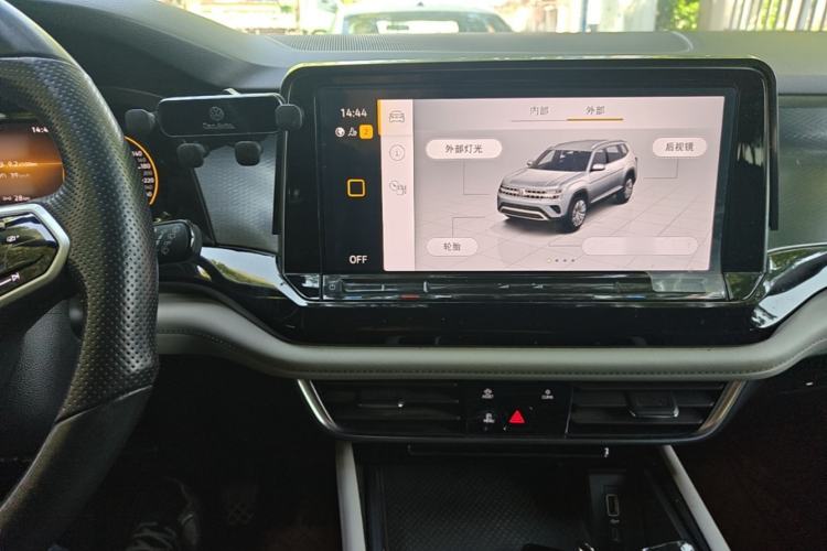 Used Volkswagen Teramont 2022 380TSI Four-Wheel Drive Luxury Edition Audio And AC Panel