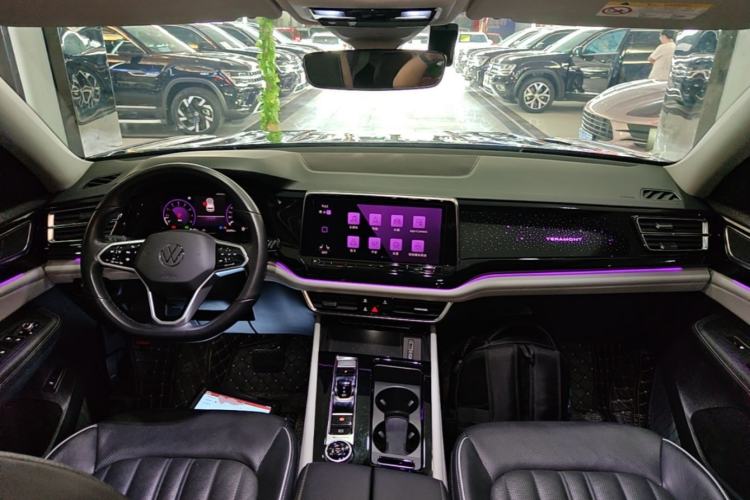 Used Volkswagen Teramont 2022 530 V6 Four-Wheel Drive Prestige Luxury Edition Center Console
