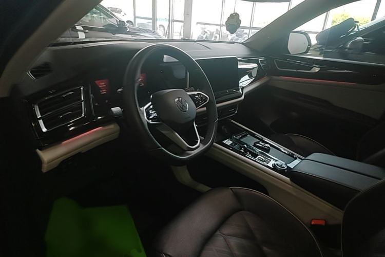 Used Volkswagen Teramont 2022 380TSI Four-Wheel Drive Prestige Flagship Edition Center Console