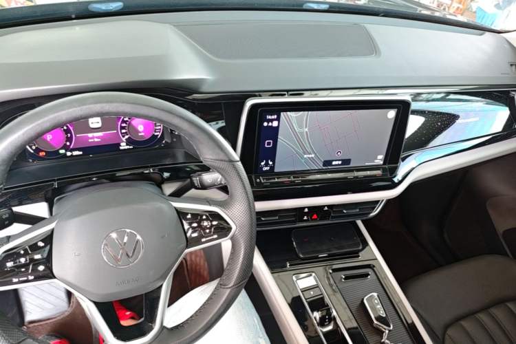 Used Volkswagen Teramont 2022 330TSI Two-Wheel-Drive Prestige Luxury Edition Center Console
