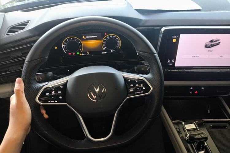 Used Volkswagen Teramont 2022 380TSI Four-Wheel Drive Prestige Flagship Edition Center Console