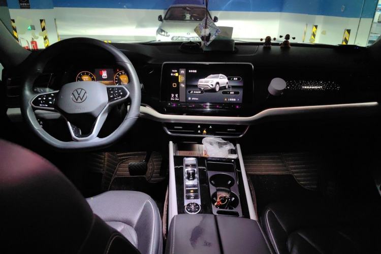 Used Volkswagen Teramont 2022 380TSI Four-Wheel Drive Prestige Flagship Edition Center Console