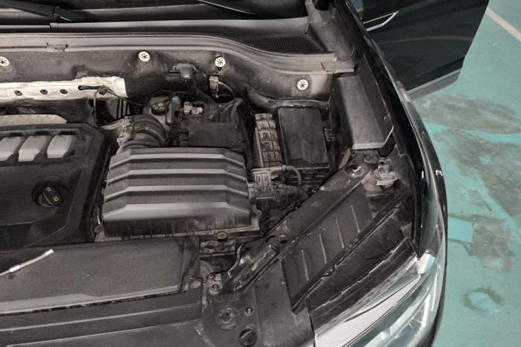 Used Volkswagen Teramont 2022 530 V6 Four-Wheel Drive Prestige Luxury Edition Engine Bay Left