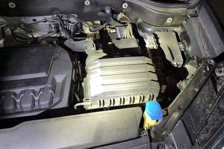 Used Volkswagen Teramont 2022 330TSI Two-Wheel-Drive Luxury Edition Engine Bay Left