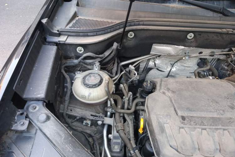 Used Volkswagen Teramont 2022 380TSI Four-Wheel Drive Prestige Luxury Edition Engine Bay Right