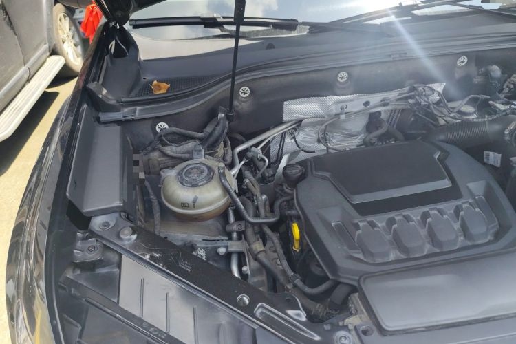 Used Volkswagen Teramont 2022 330TSI Two-Wheel-Drive Luxury Edition Engine Bay Right