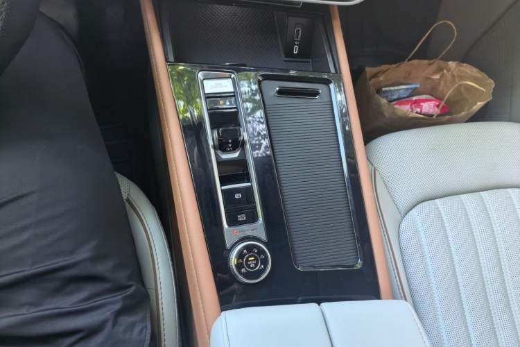 Used Volkswagen Teramont 2022 380TSI Four-Wheel Drive Prestige Luxury Edition Gear Lever