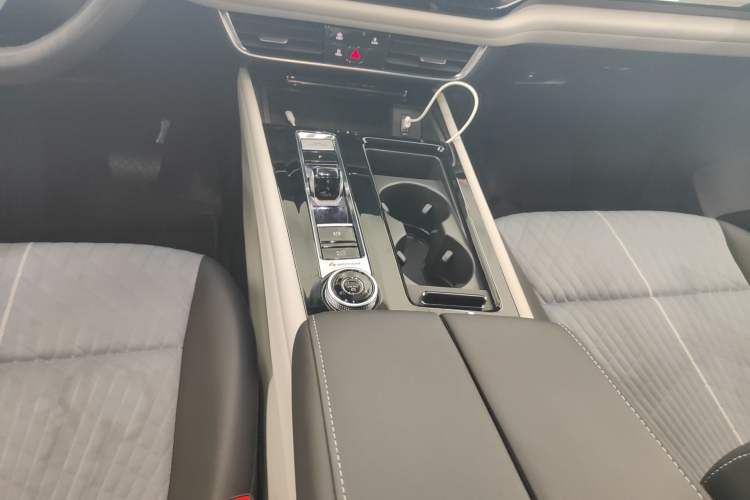 Used Volkswagen Teramont 2022 380TSI Four-Wheel Drive Luxury Edition Gear Lever