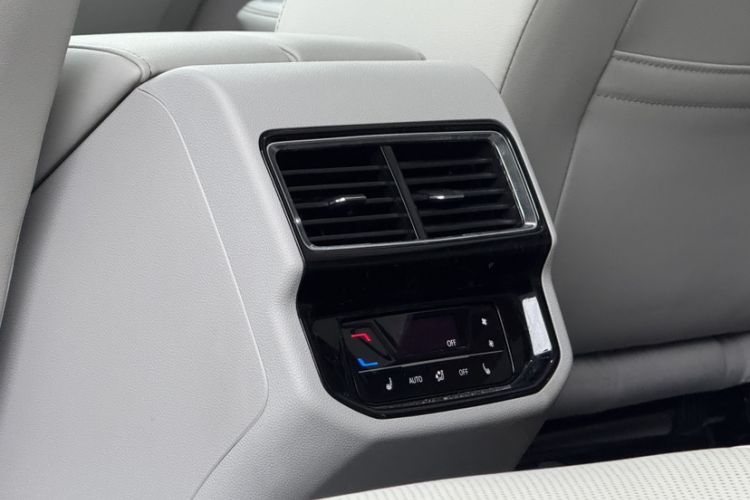 Used Volkswagen Teramont 2022 330TSI Two-Wheel-Drive Prestige Luxury Edition Interior 10