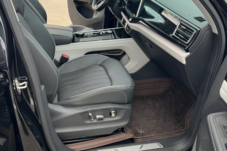 Used Volkswagen Teramont 2022 330TSI Two-Wheel-Drive Prestige Luxury Edition Interior 3