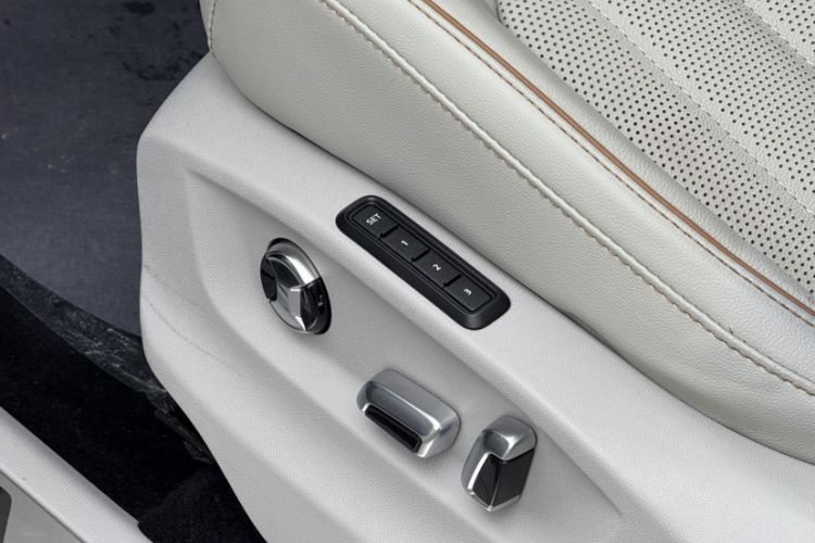 Used Volkswagen Teramont 2022 330TSI Two-Wheel-Drive Prestige Luxury Edition Interior 8
