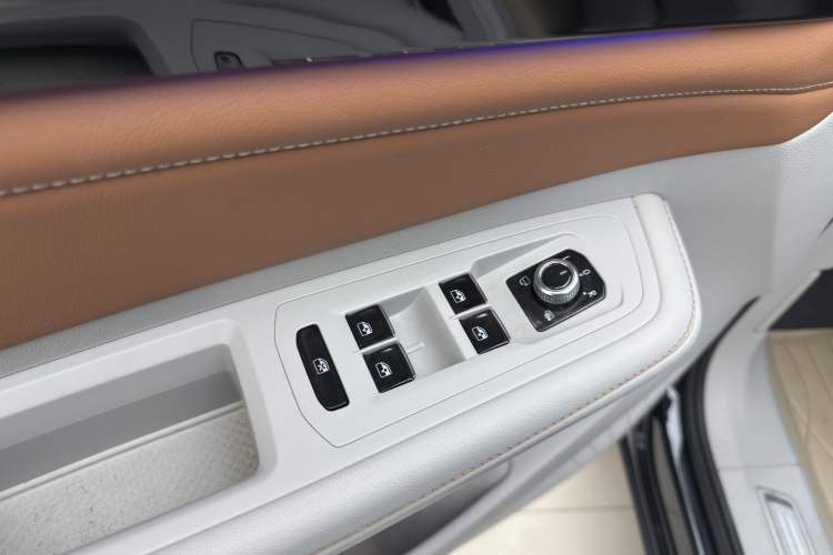 Used Volkswagen Teramont 2022 530 V6 Four-Wheel Drive Prestige Flagship Edition Interior 9
