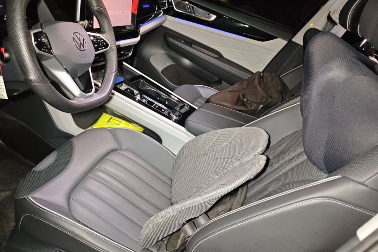 Used Volkswagen Teramont 2022 380TSI Four-Wheel Drive Prestige Luxury Edition Left Front Seat