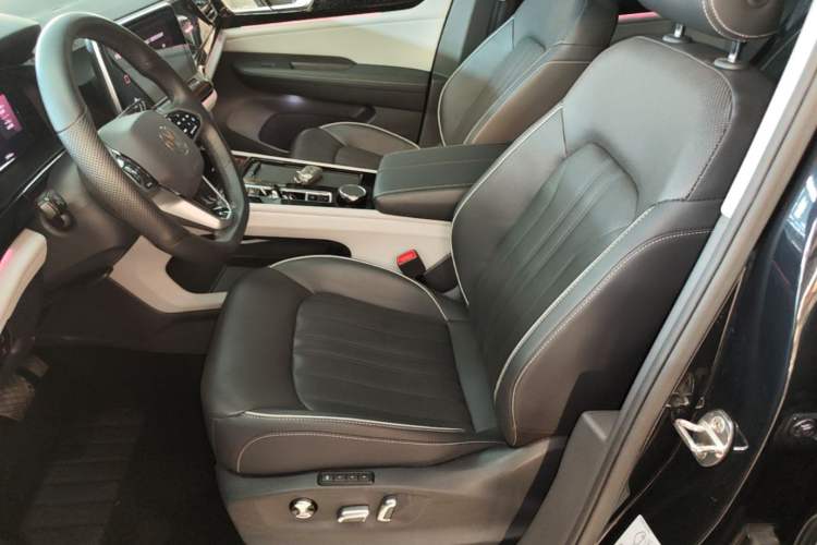Used Volkswagen Teramont 2022 330TSI Two-Wheel-Drive Prestige Luxury Edition Left Front Seat
