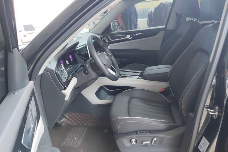 Used Volkswagen Teramont 2022 330TSI Two-Wheel-Drive Prestige Luxury Edition Left Front Seat
