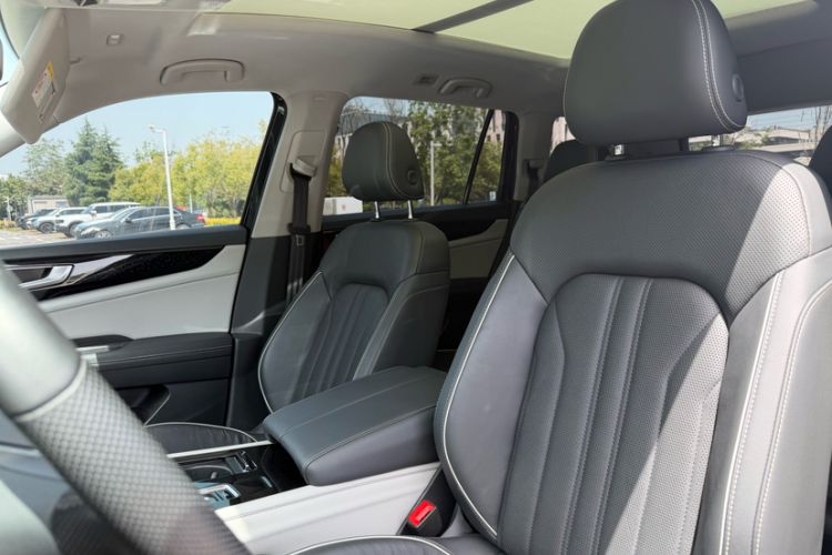 Used Volkswagen Teramont 2022 330TSI Two-Wheel-Drive Prestige Luxury Edition Left Front Seat