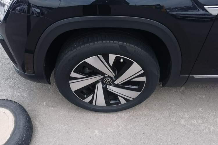 Used Volkswagen Teramont 2022 380TSI Four-Wheel Drive Luxury Edition Left Front Wheel Hub