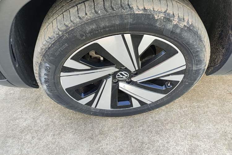 Used Volkswagen Teramont 2022 380TSI Four-Wheel Drive Prestige Luxury Edition Left Front Wheel Hub