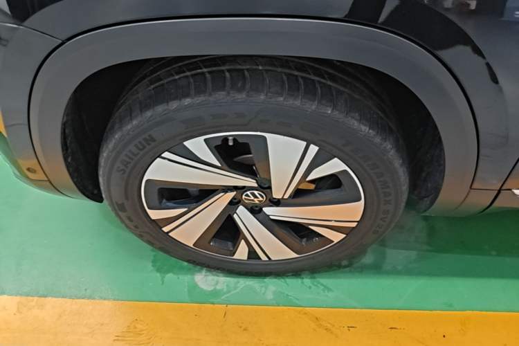 Used Volkswagen Teramont 2022 380TSI Four-Wheel Drive Prestige Luxury Edition Left Front Wheel Hub