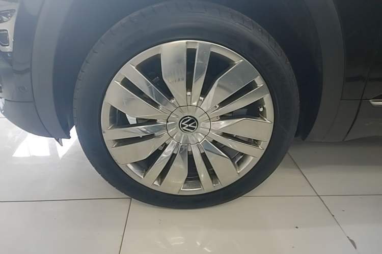 Used Volkswagen Teramont 2022 380TSI Four-Wheel Drive Prestige Flagship Edition Left Front Wheel Hub
