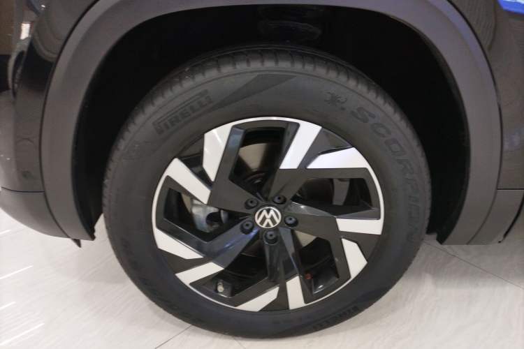 Used Volkswagen Teramont 2022 380TSI Four-Wheel Drive Prestige Luxury Edition Left Front Wheel Hub
