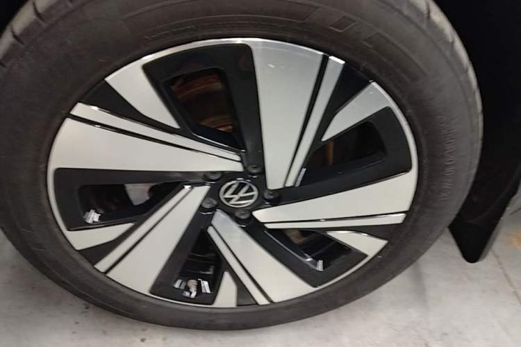 Used Volkswagen Teramont 2022 380TSI Four-Wheel Drive Prestige Luxury Edition Left Front Wheel Hub