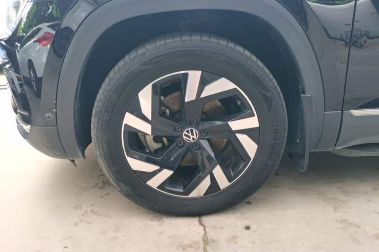 Used Volkswagen Teramont 2022 380TSI Four-Wheel Drive Prestige Luxury Edition Left Front Wheel Hub