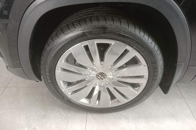 Used Volkswagen Teramont 2022 380TSI Four-Wheel Drive Prestige Flagship Edition Left Front Wheel Hub